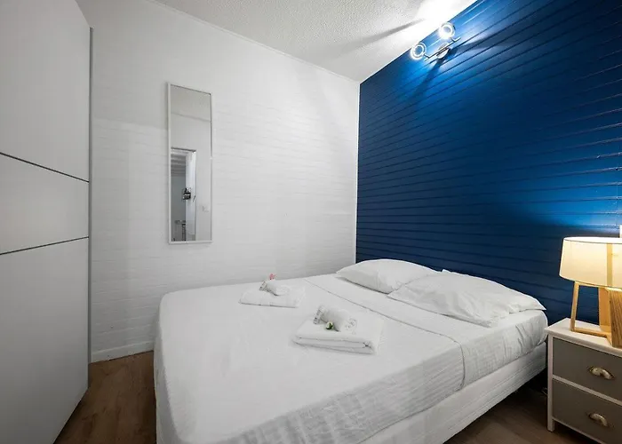 Apartment Bleu Dazur- Hyper Centre - Rue Longue - *