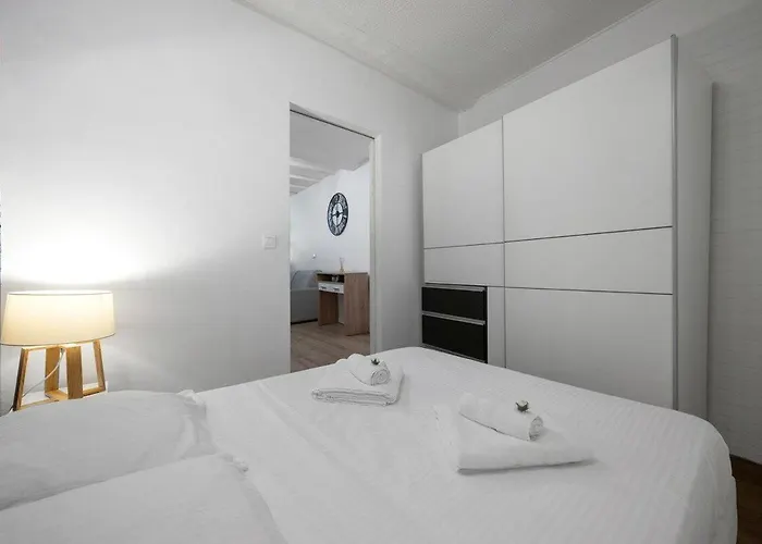 Bleu Dazur- Hyper Centre - Rue Longue - Apartment Menton